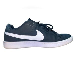 Nike Court Royal Women 9.5 Black  749867-010 Sneakers
